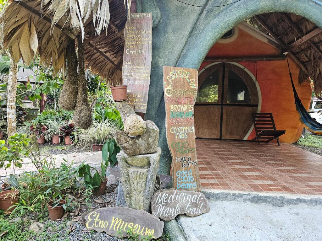 Zahrada ubytování Wildlife Lodge Cahuita