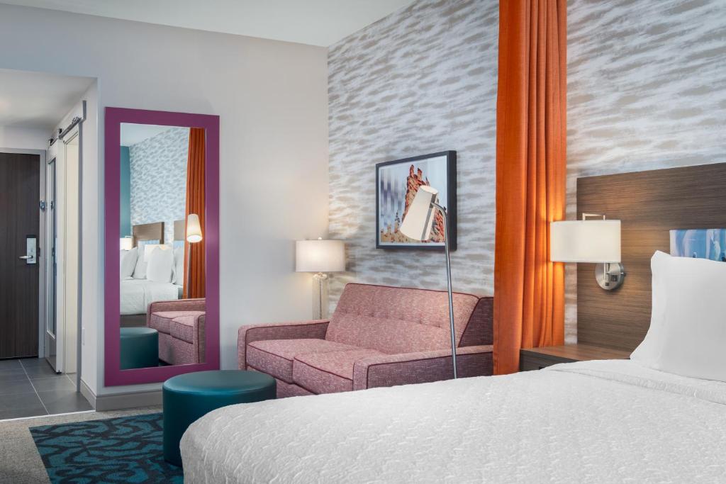 Postel nebo postele na pokoji v ubytování Home2 Suites By Hilton Phoenix Midtown