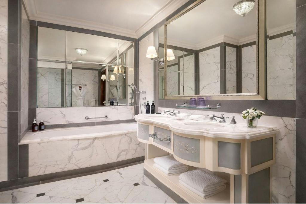 The St. Regis Florence - Resim 33