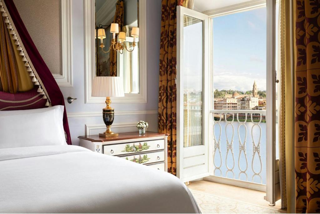 The St. Regis Florence - Premium Double Arno, Guest Room, Arno River View