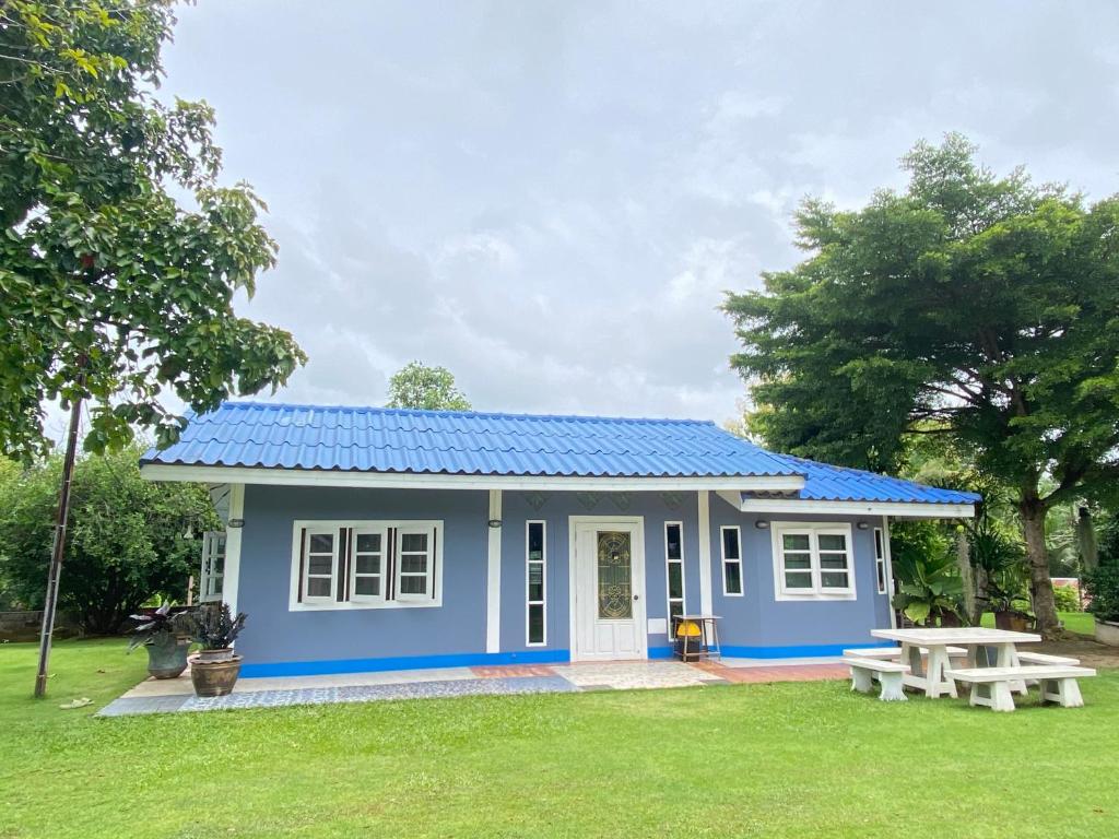 Το κτήριο όπου στεγάζεται  η παραθεριστική κατοικία