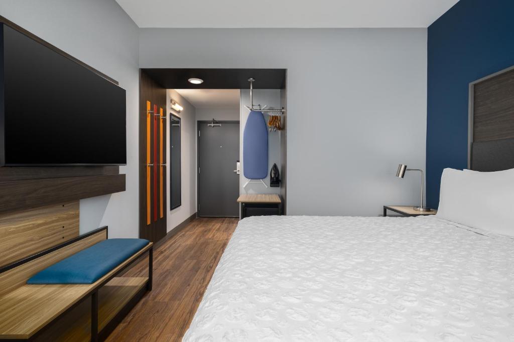 Postel nebo postele na pokoji v ubytování Tru By Hilton Phoenix Midtown