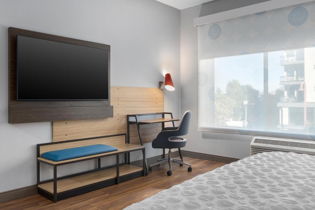 Postel nebo postele na pokoji v ubytování Tru By Hilton Phoenix Midtown