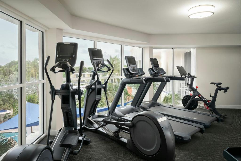 Fitness centrum a/nebo fitness zařízení v ubytování Courtyard by Marriott Key Largo