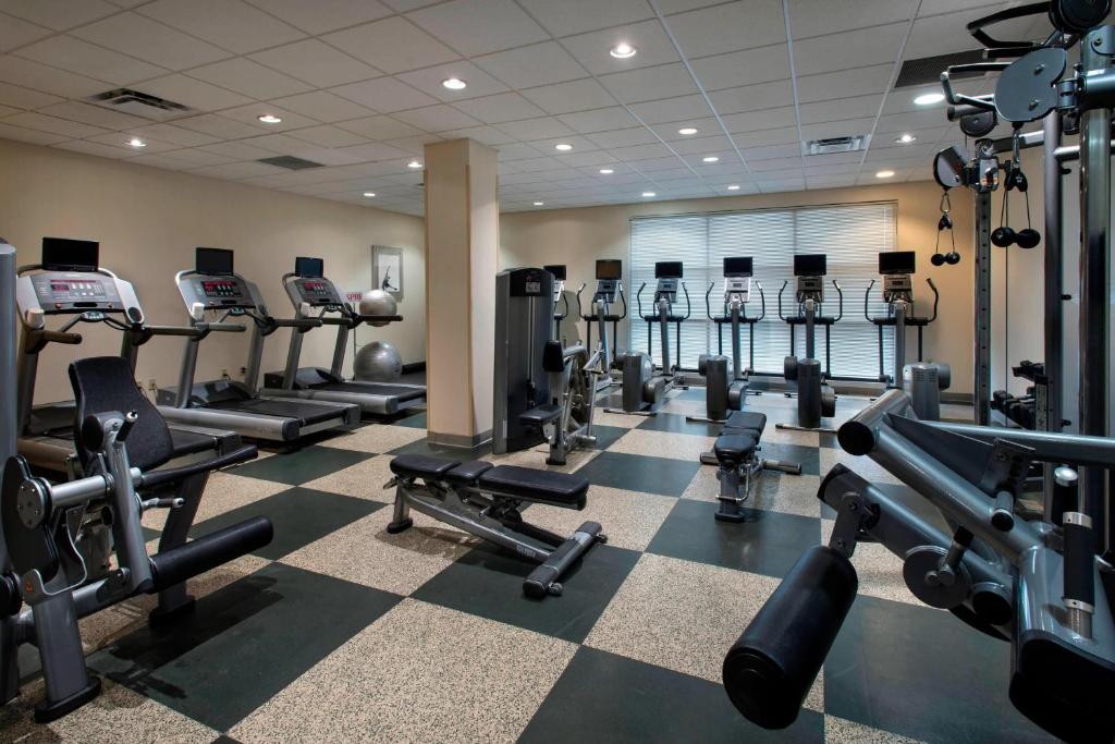 Fitness centrum a/nebo fitness zařízení v ubytování Marriott Albany