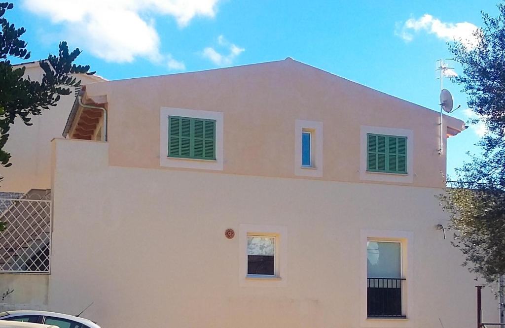 The building in which the holiday home is located