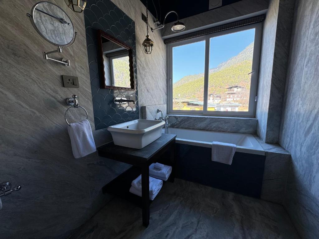 Nespecifikovaný výhled na hory nebo výhled na hory při pohledu z hotelu