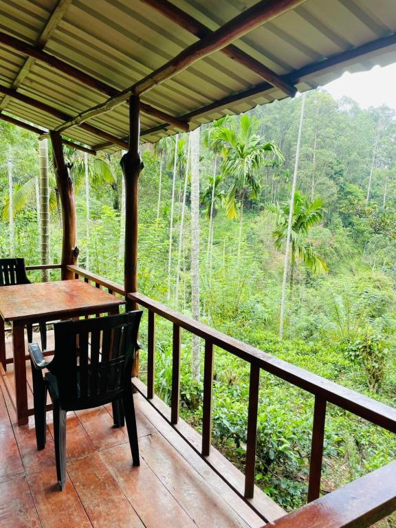 Balkón nebo terasa v ubytování Nine Arch Jungle Inn