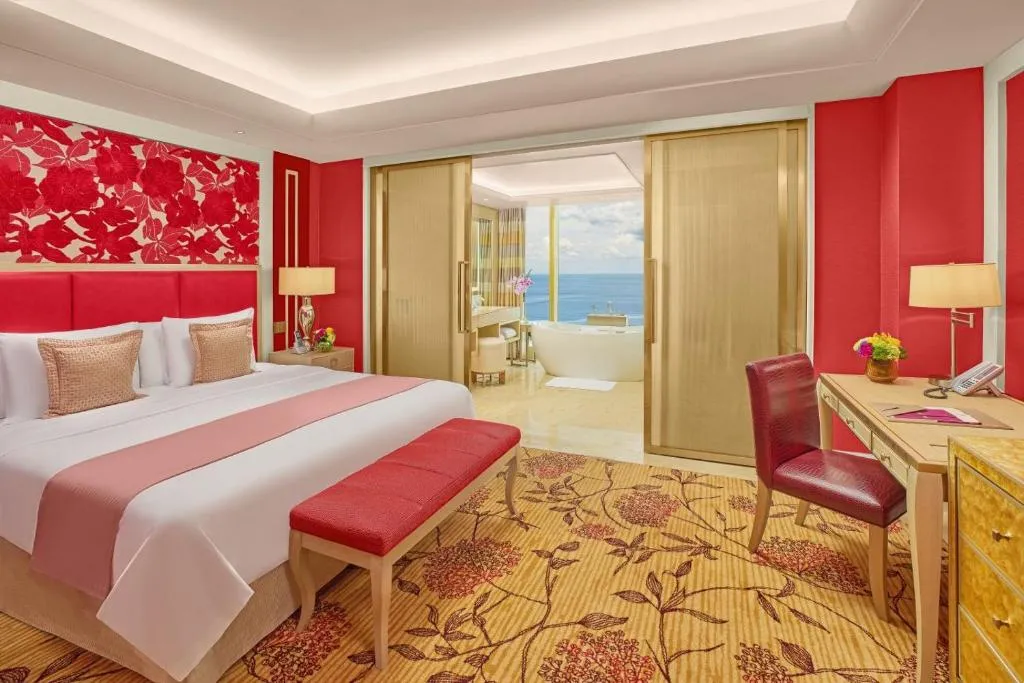 Deluxe King Room