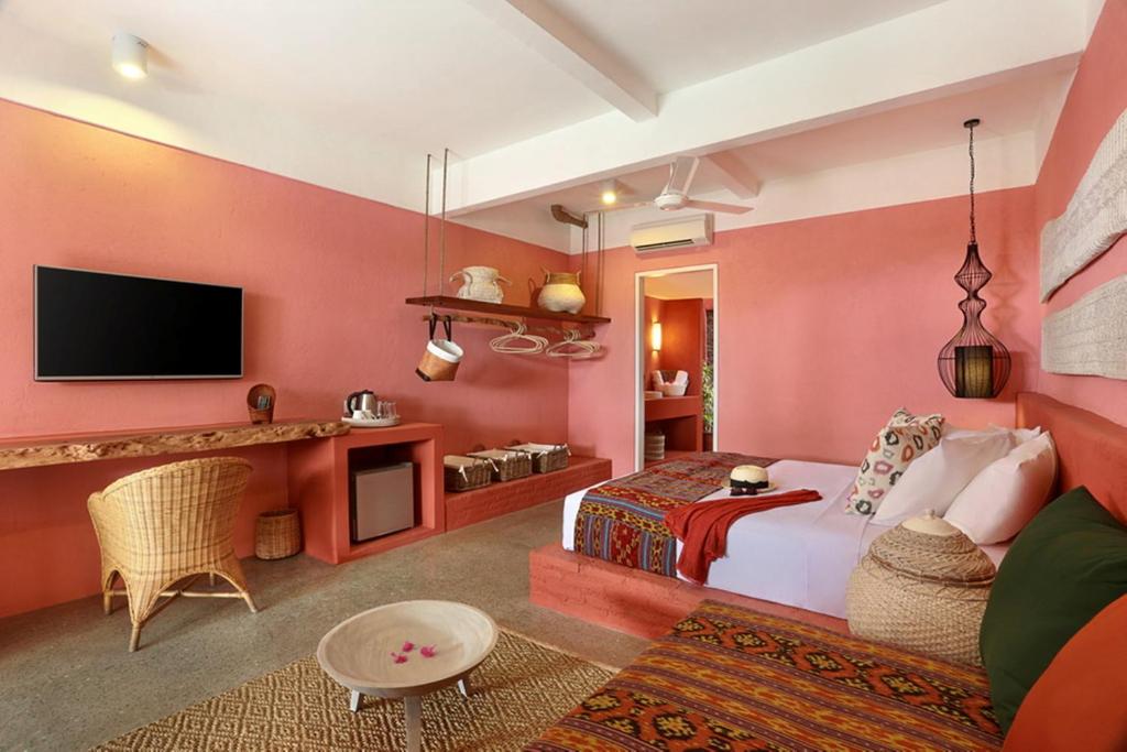 PinkCoco Gili Trawangan - Constant Surprises - for Cool Adults Only - 4
