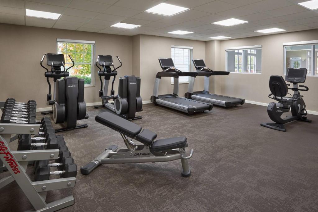 Fitness centrum a/nebo fitness zařízení v ubytování Residence Inn by Marriott Gravenhurst Muskoka Wharf