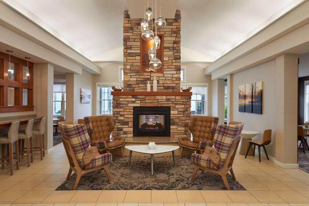 Posezení v ubytování Residence Inn by Marriott Gravenhurst Muskoka Wharf
