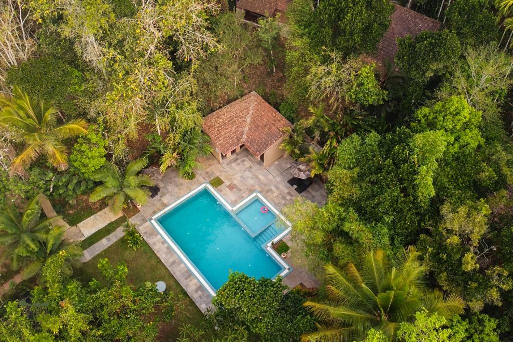 Bazén v ubytování Raindrops Resorts Wayanad nebo v jeho okolí