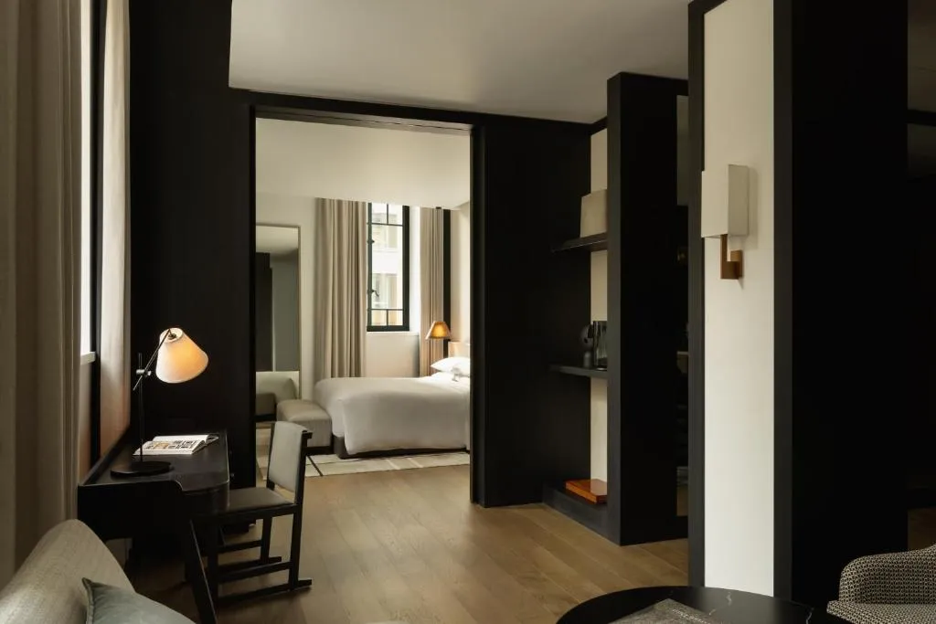 Deluxe King Suite