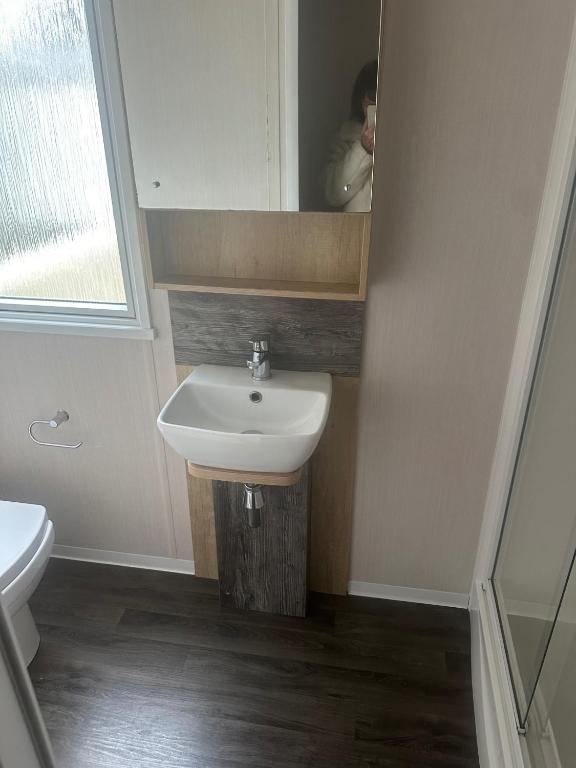 Koupelna v ubytování Charming 5-Beds Caravan in beautiful Seton Sands