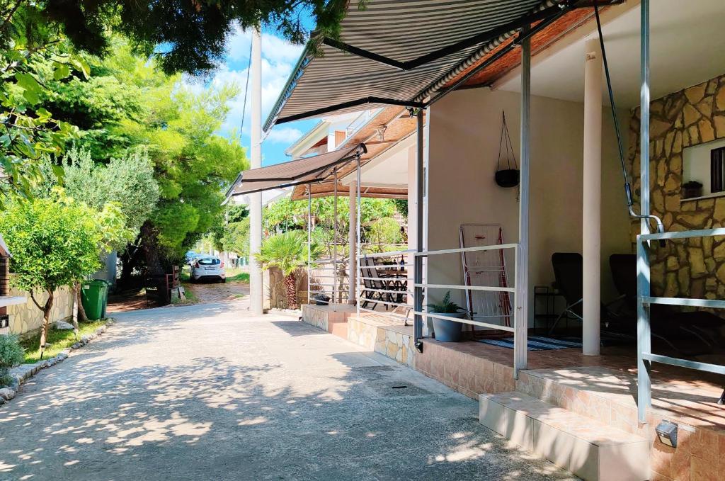 Budova, v ktorej sa apartmán nachádza