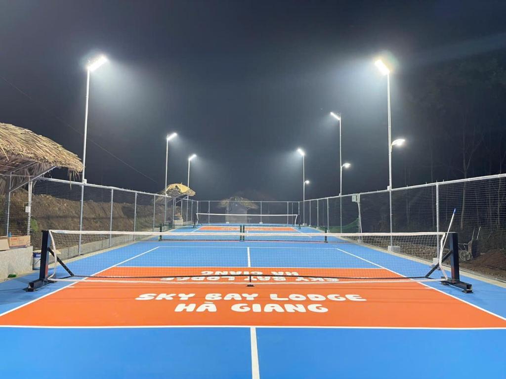 Tiện nghi tennis/bóng quần (squash) tại Sky Bay Lodge