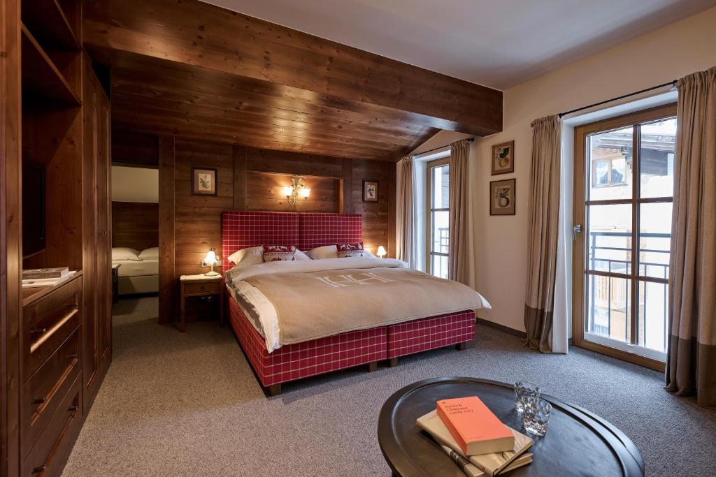 Una cama o camas en una habitación de Haldenhof