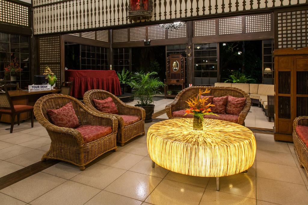 Uma área de estar em Cebu White Sands Resort and Spa