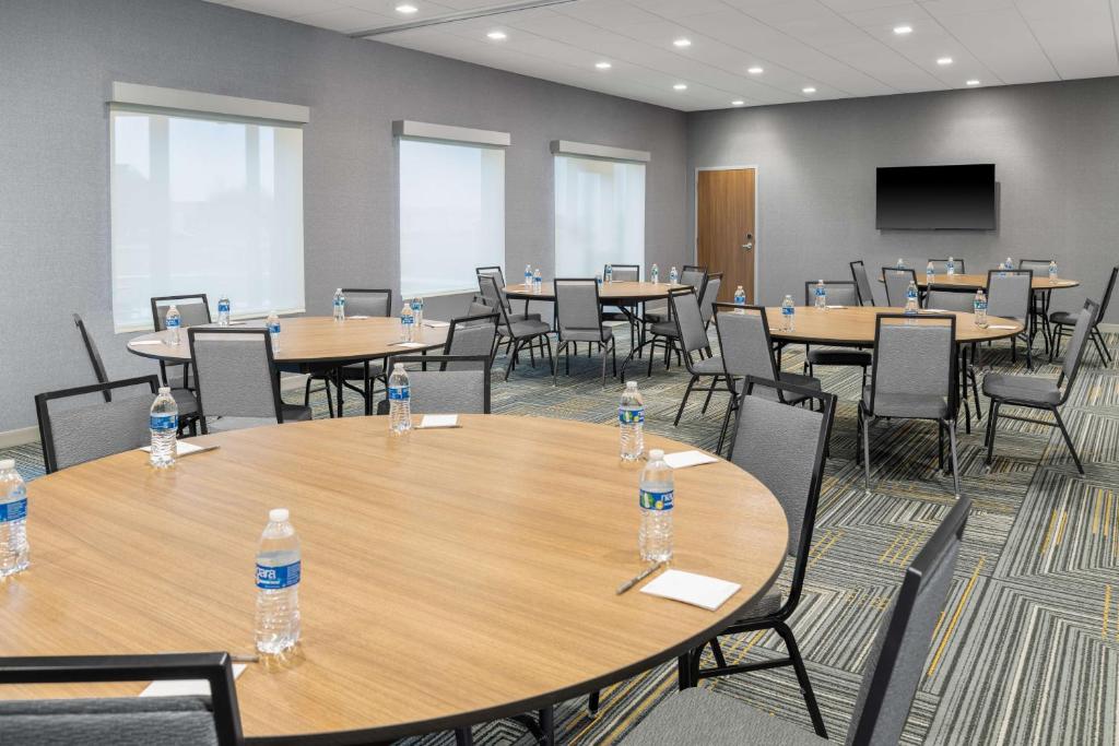 Homewood Suites By Hilton Holland photo