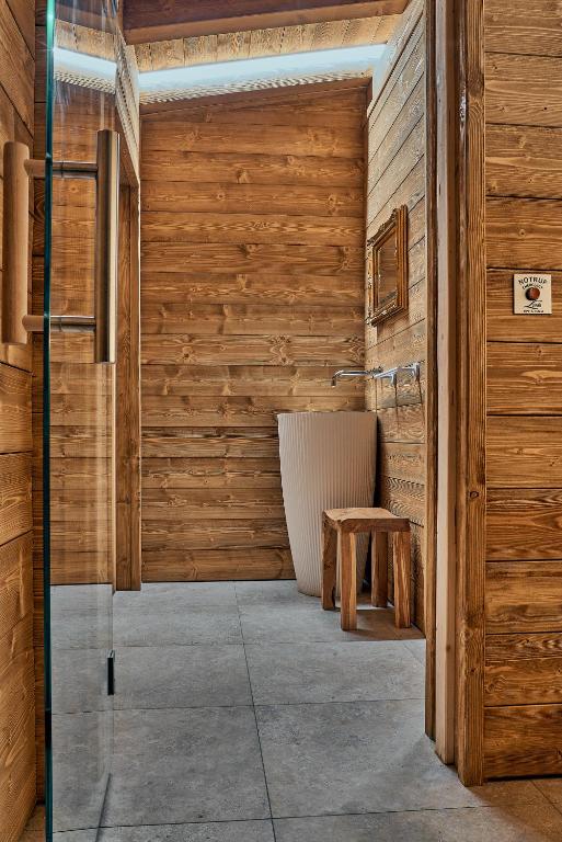 Istumisnurk majutusasutuses Sissi´s green Chalets