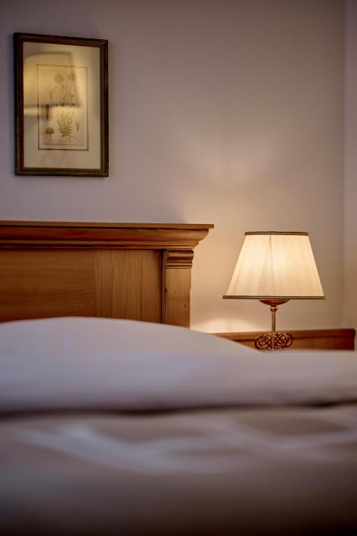 Una cama o camas en una habitación de Haldenhof