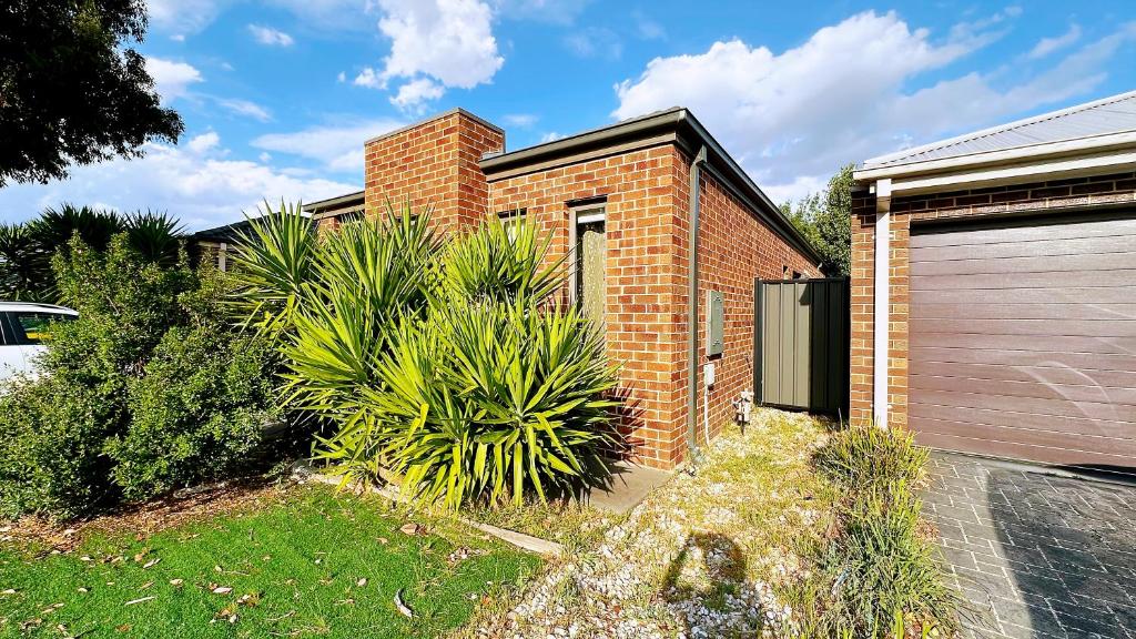 Κήπος έξω από το Craigieburn 3B Home by GoodLive