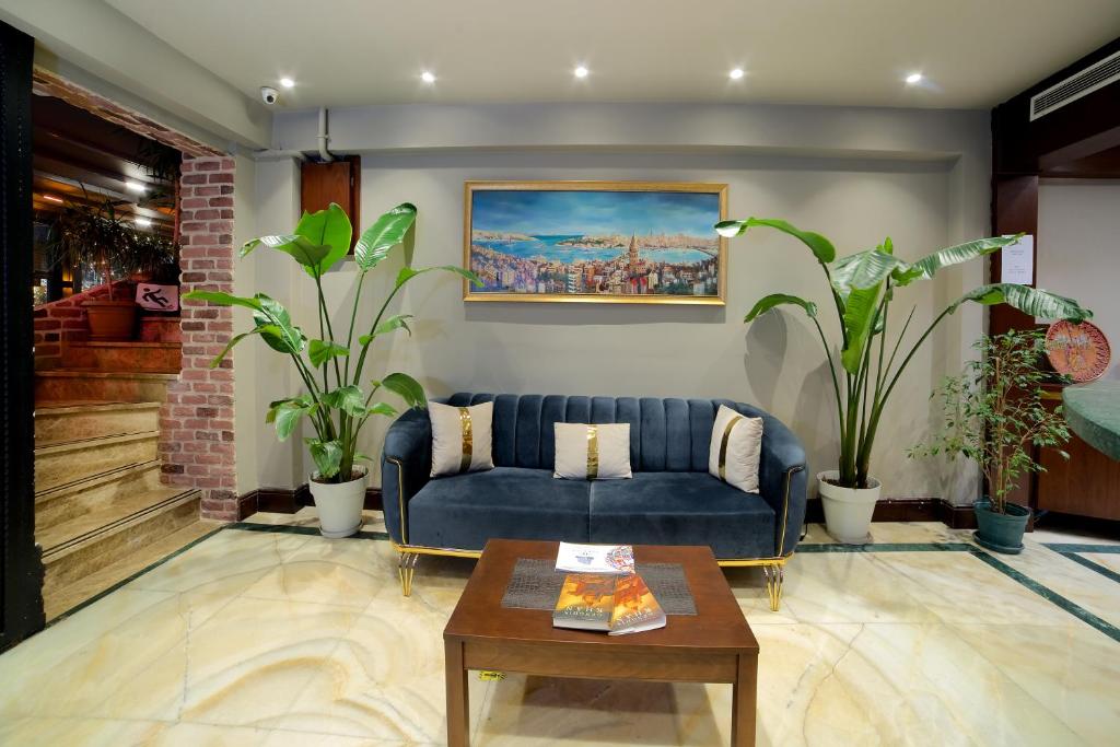 A seating area at La Vida Old City Hotel