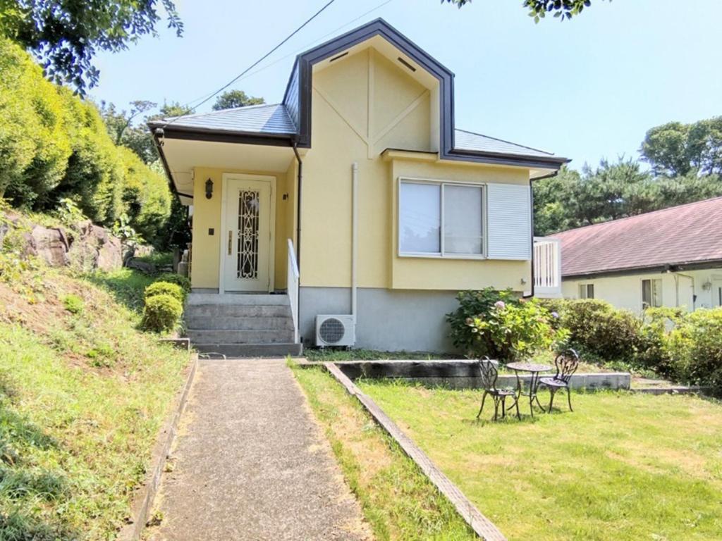 伊東市にあるLimone - Vacation STAY 76261vの黄色の家