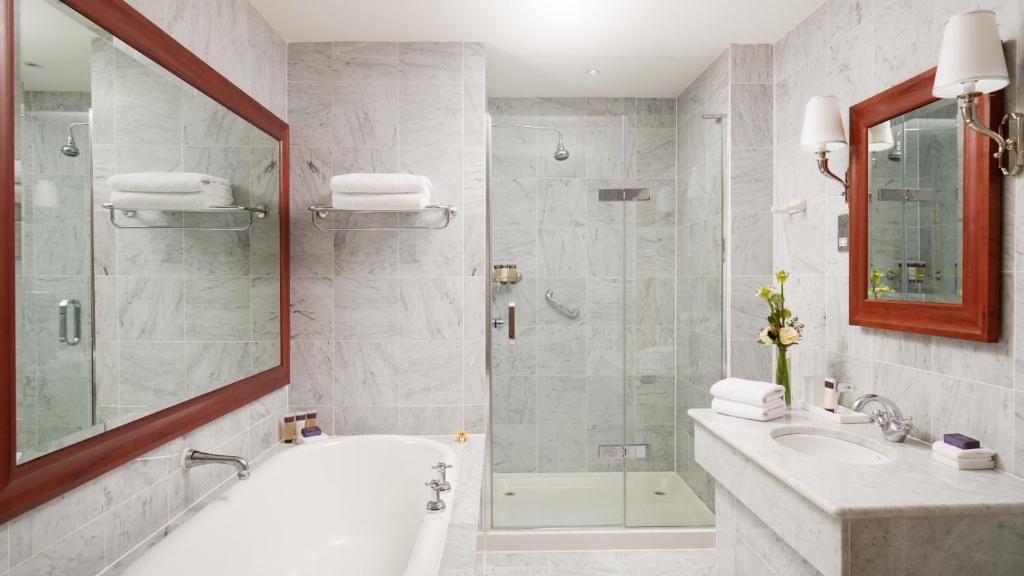 The Culloden Estate and Spa - Resim 44