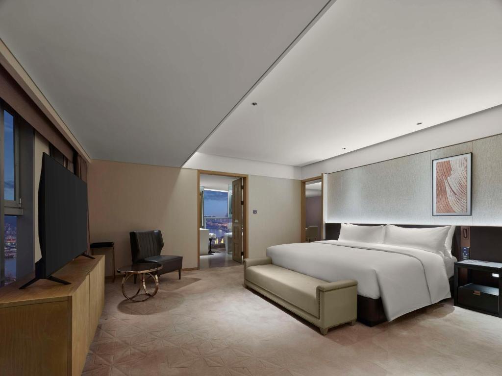 TV a/nebo společenská místnost v ubytování DoubleTree by Hilton Weihai