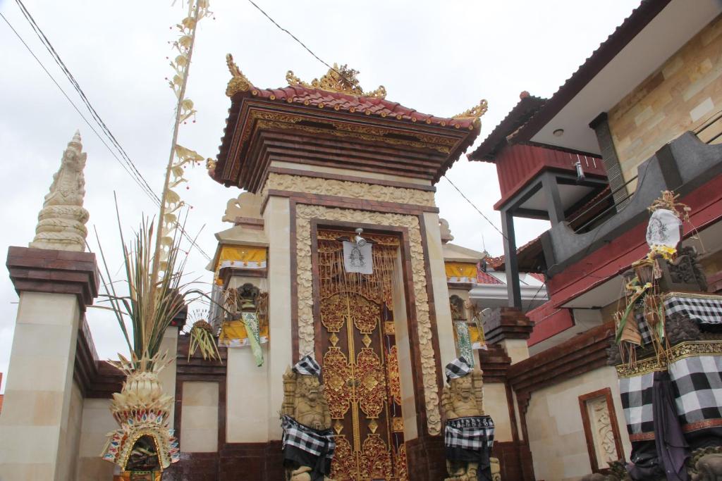Gedung tempat guest house berlokasi
