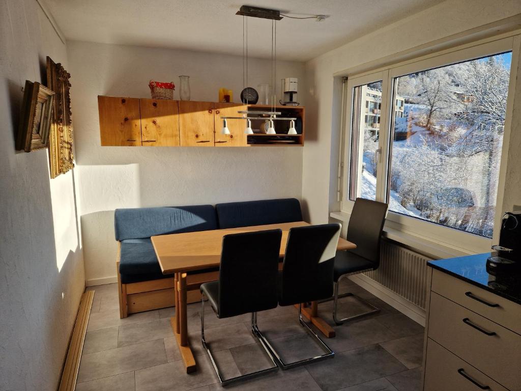 Kuchyň nebo kuchyňský kout v ubytování Casa Laudinella 2,5 Zimmer