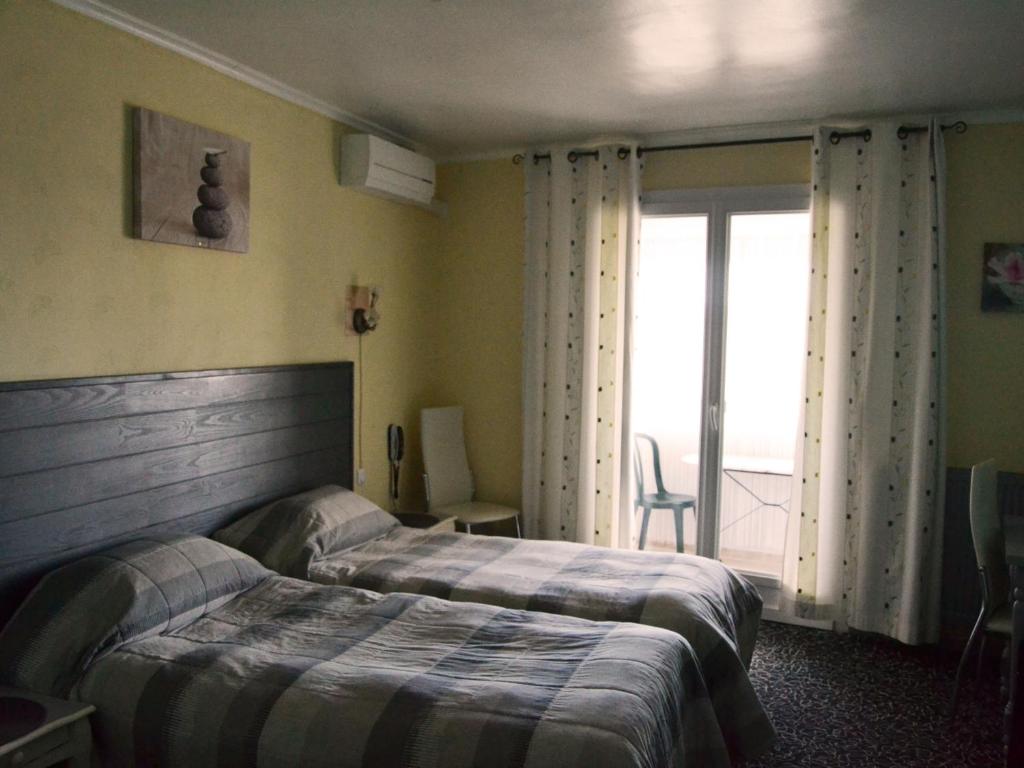 Hôtel Le Dauphin Bleu - 1