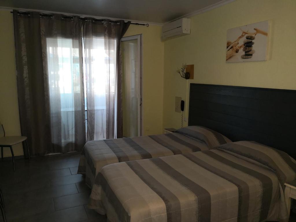 Hôtel Le Dauphin Bleu - 2