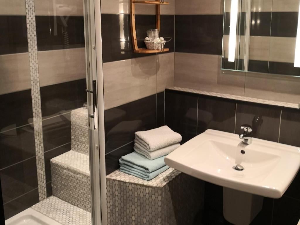 Hôtel Le Dauphin Bleu - 3