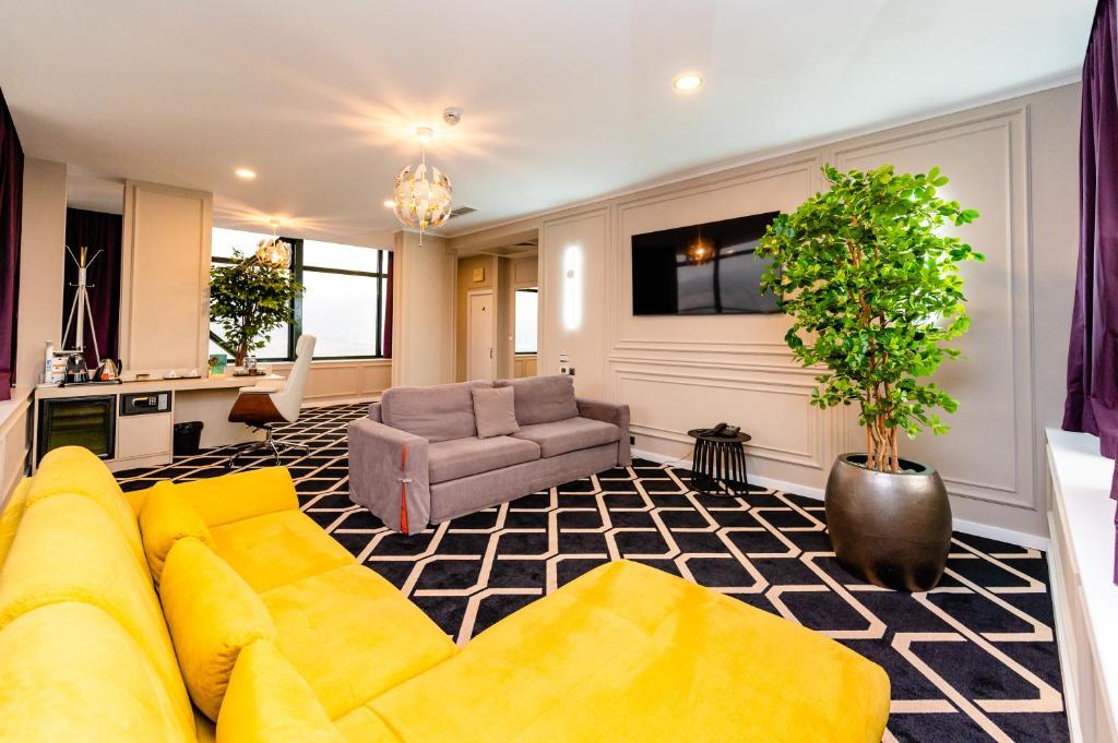 
Penthouse Suite with Terrace
