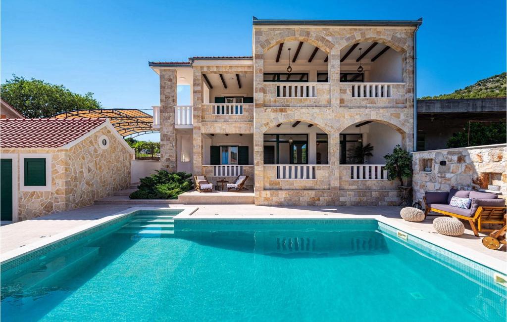 Villa Heritage Resort