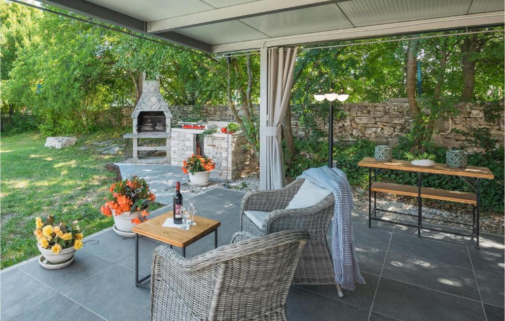 Zahrada ubytování Two-Bedroom Holiday Home In Bale