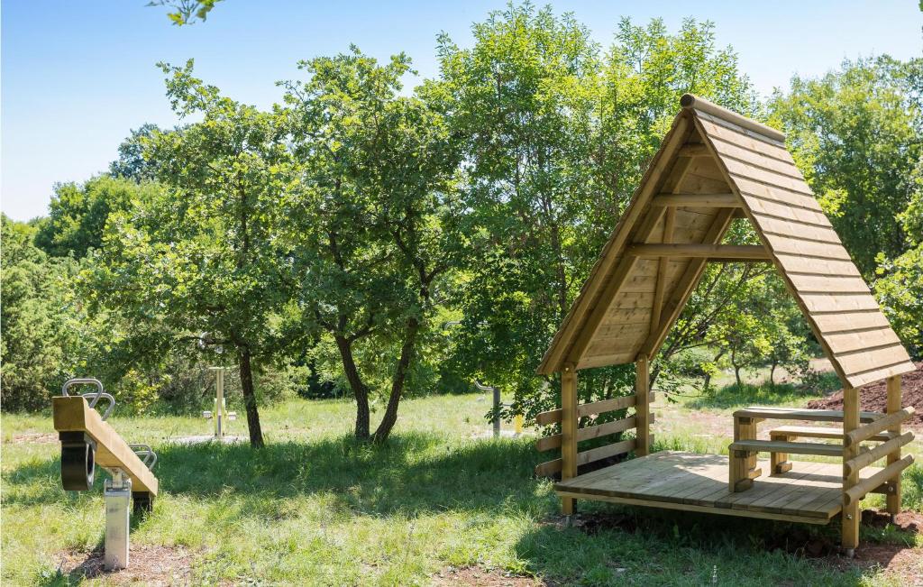 Zahrada ubytování Two-Bedroom Holiday Home In Bale