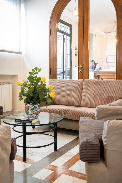 A seating area at Hotel Santa Prisca