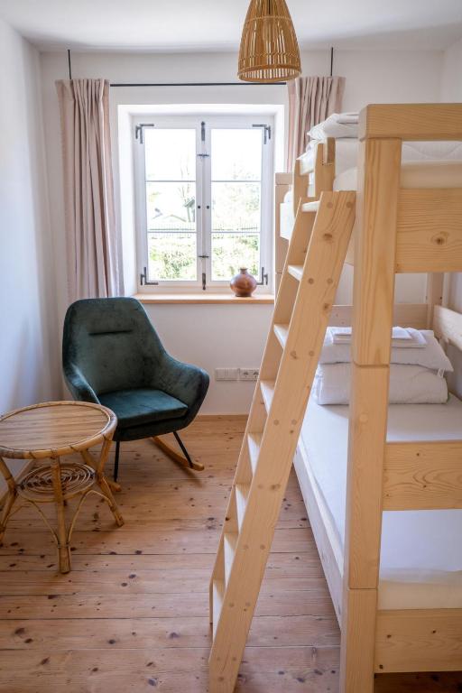 Postel nebo postele na pokoji v ubytování Pilgerhaus Wildsteig