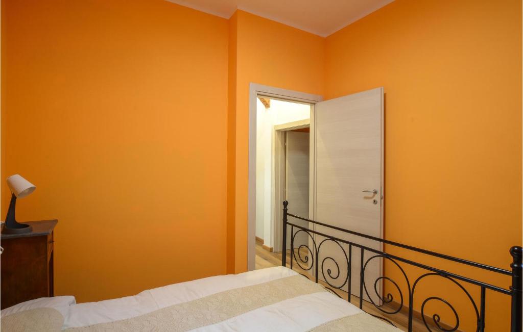 Postel nebo postele na pokoji v ubytování Awesome Apartment In Camaiore With Wifi