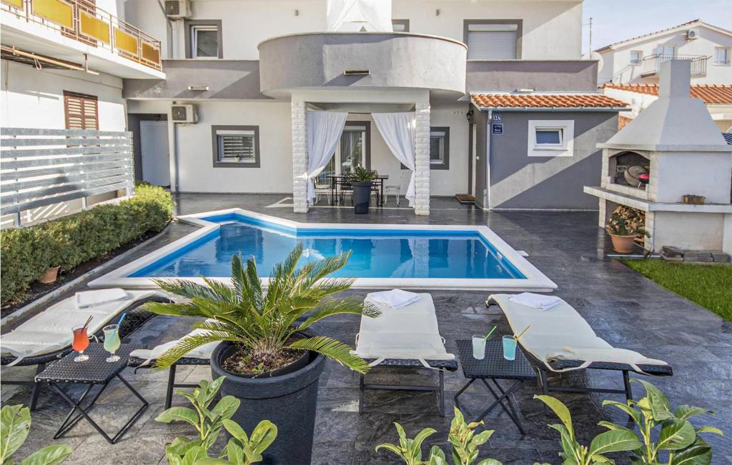 3 Bedroom Amazing Home In Vodice