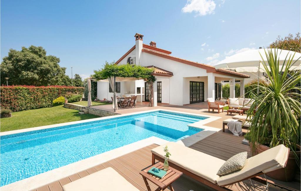 Πισίνα στο ή κοντά στο Villa Intima