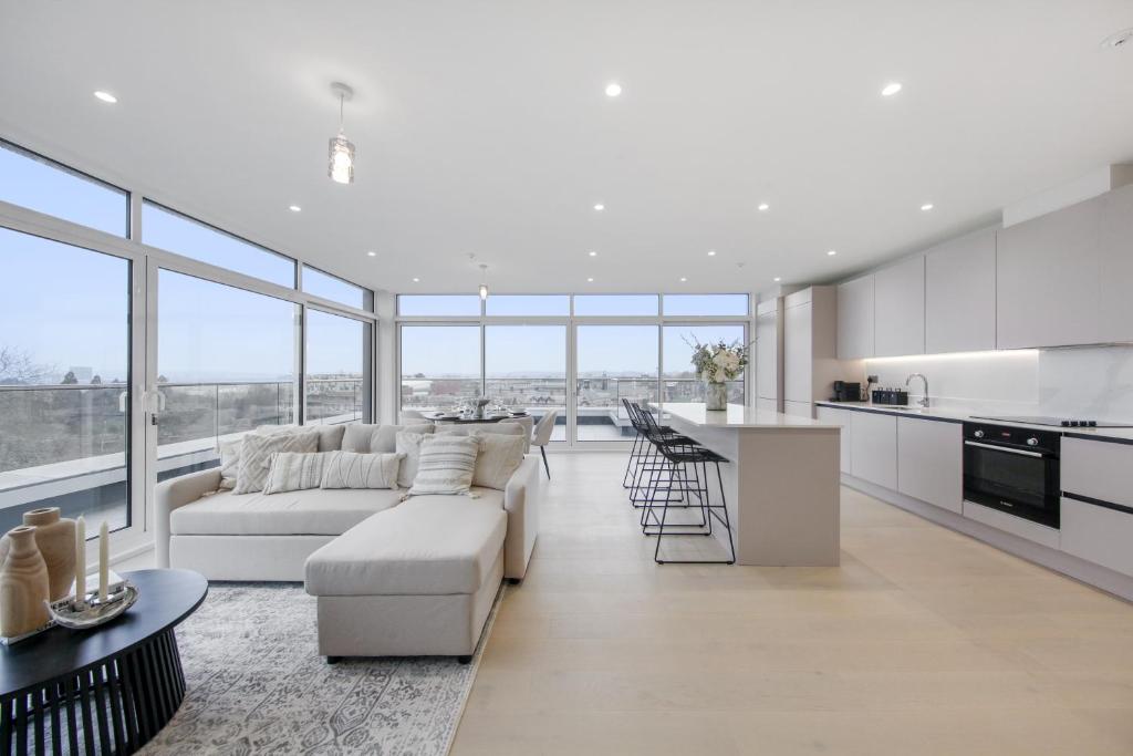 Η κουζίνα ή μικρή κουζίνα στο Hububb Luxury Raffles Penthouse