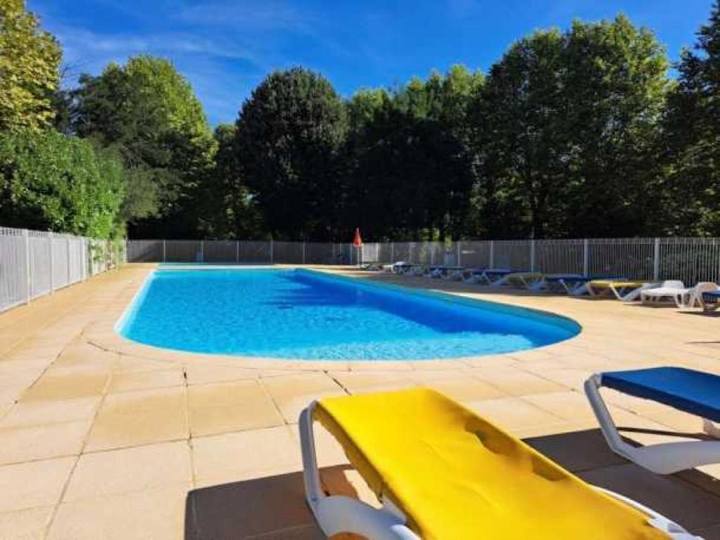 Πισίνα στο ή κοντά στο Camping 3 étoiles - Piscine - eeebbh