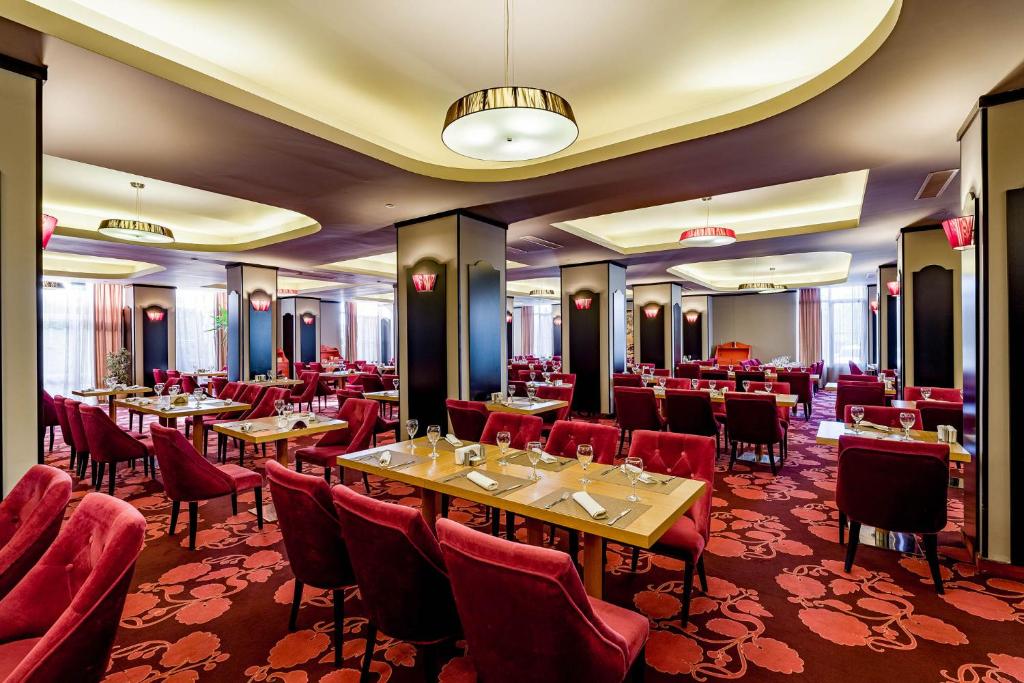 Restaurace v ubytování RIN Airport Hotel