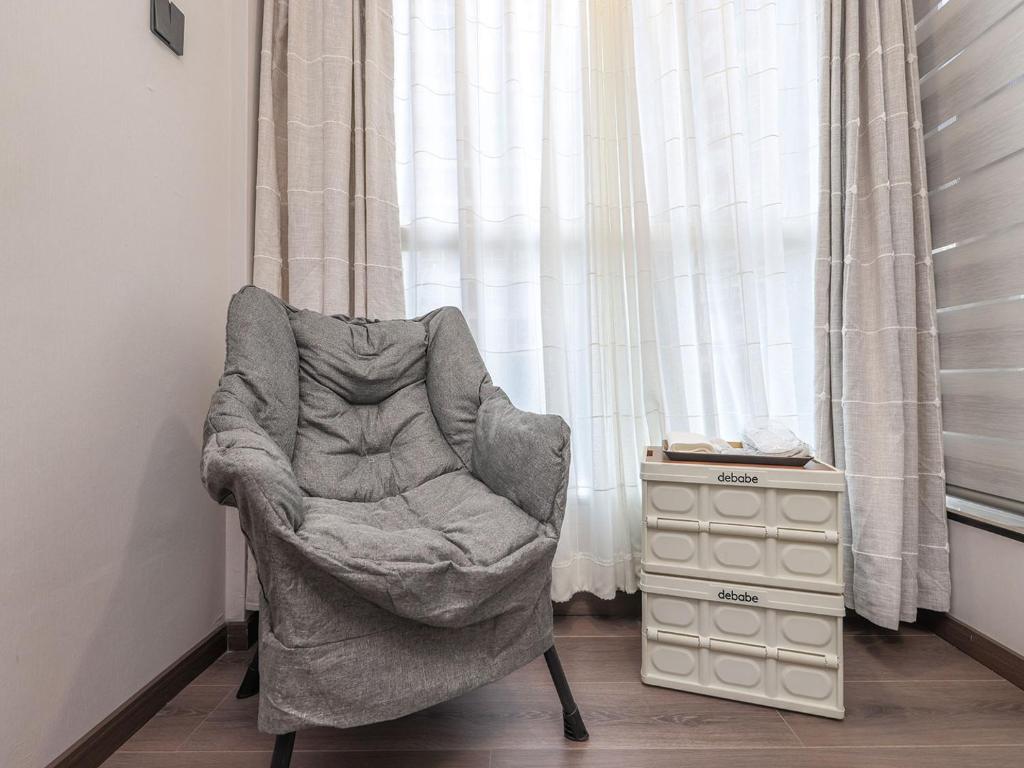 Posezení v ubytování Annie Apartment - only 120 metres from Metro Line 2 Exit B of Chuanxingulou