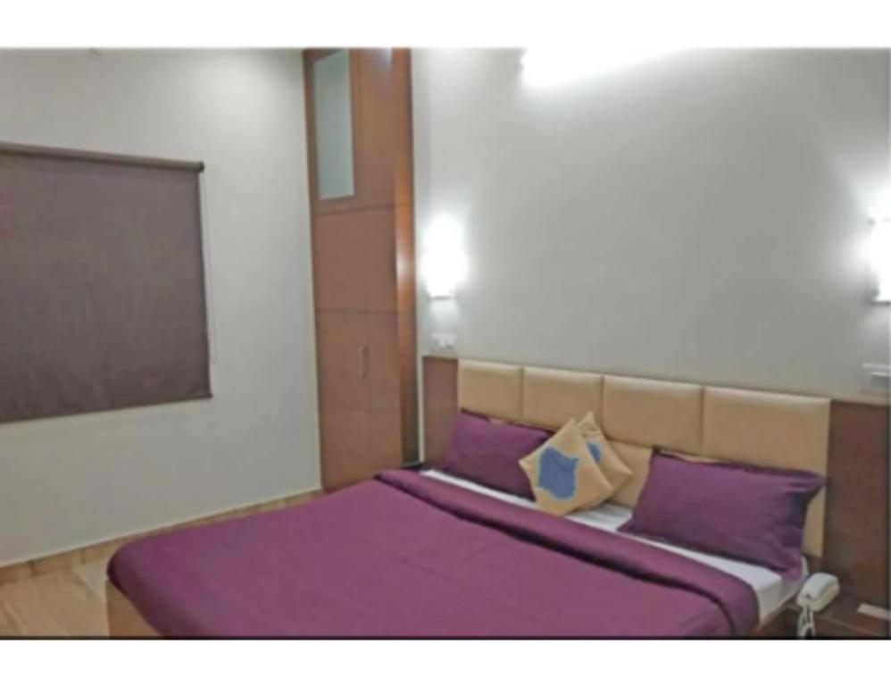 Hotel Basera Guest House, Saharanpur - Habitación Doble De Lujo